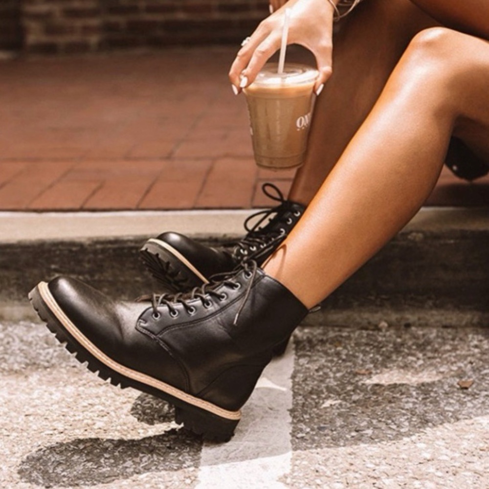 One Left ✨ BRYCEN FAUX LEATHER LACE UP BOOT size 10 - Picture 8 of 17